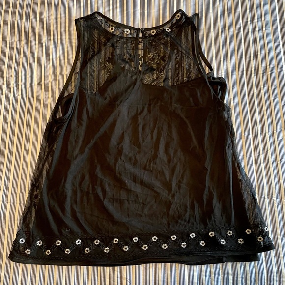 WHBM Embroidered Mesh Shell - Picture 6 of 6